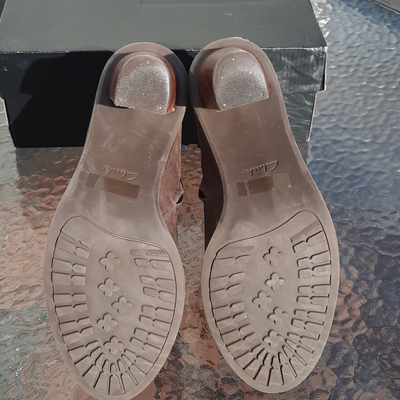 Clarks Kea Blues Taupe Leather Booties 8.5 - Picture 4 of 6
